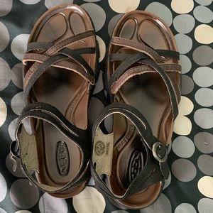 Keen Naples sandals 8.5
